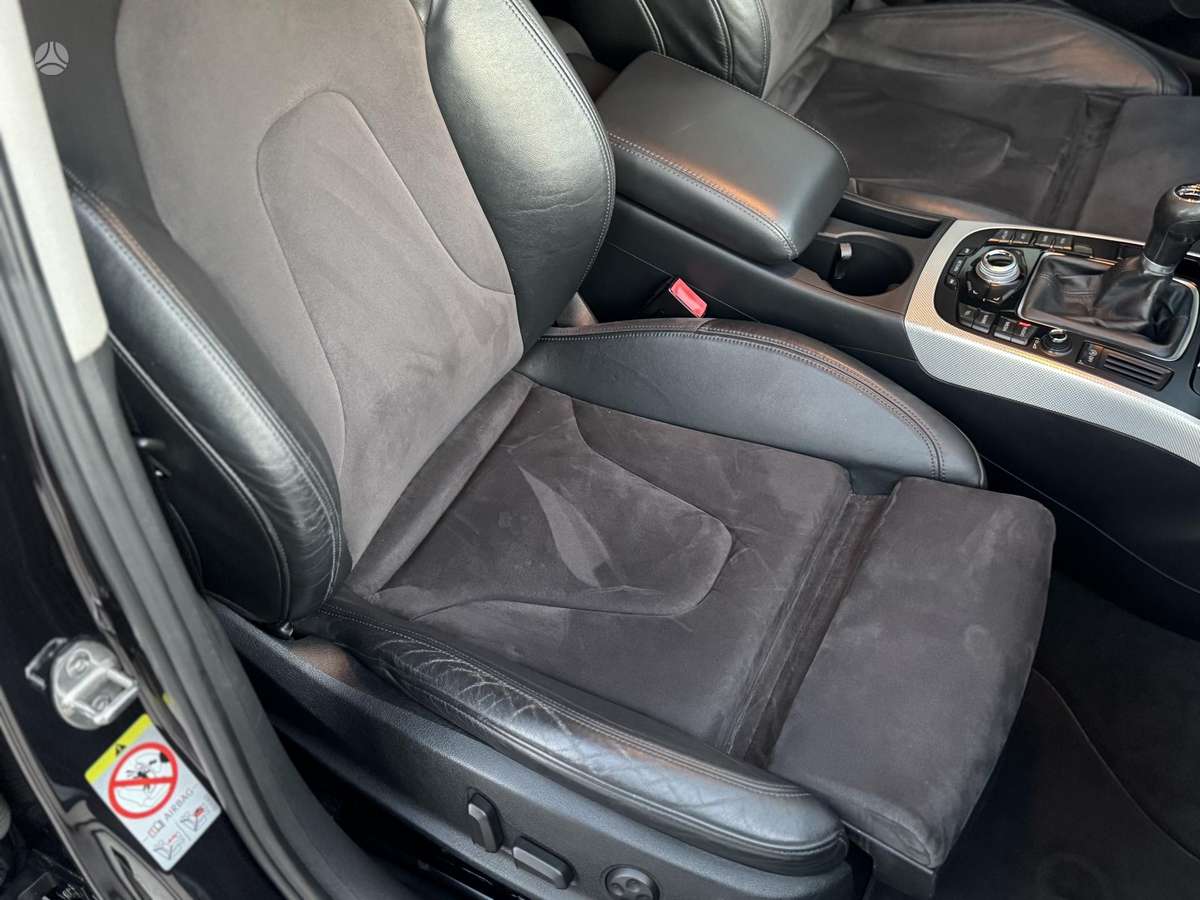 Audi A4 2010 — photo 18