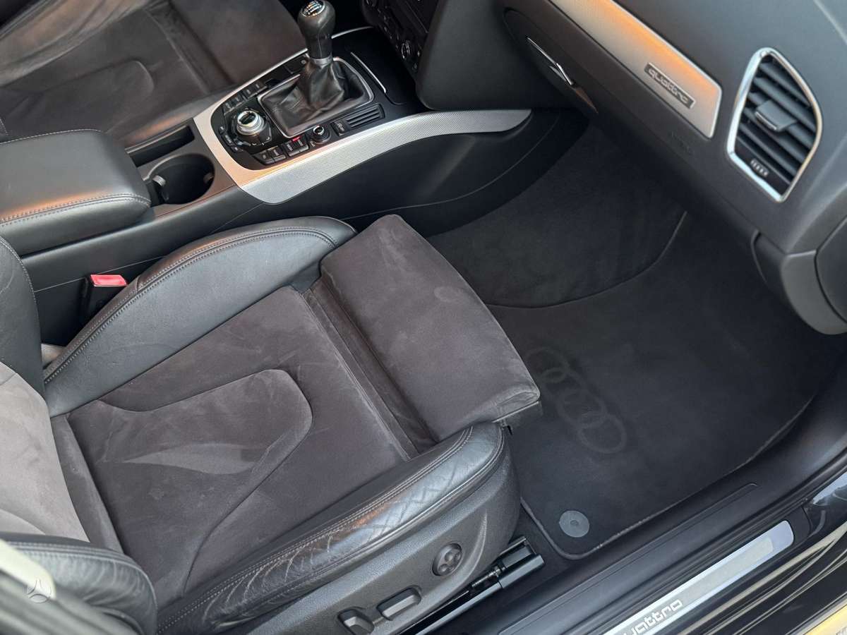 Audi A4 2010 — photo 19
