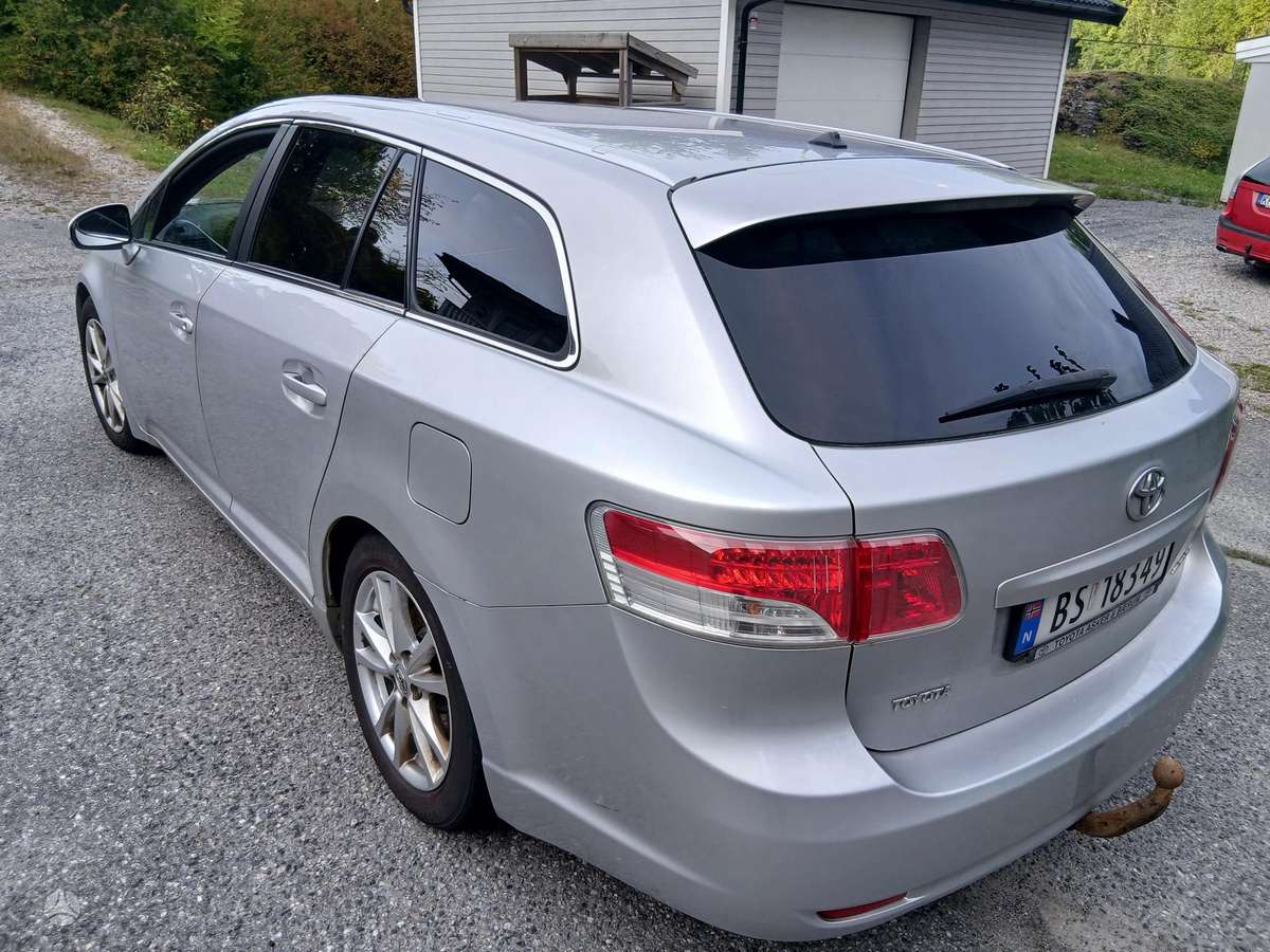 Toyota Avensis 2011 — photo 6