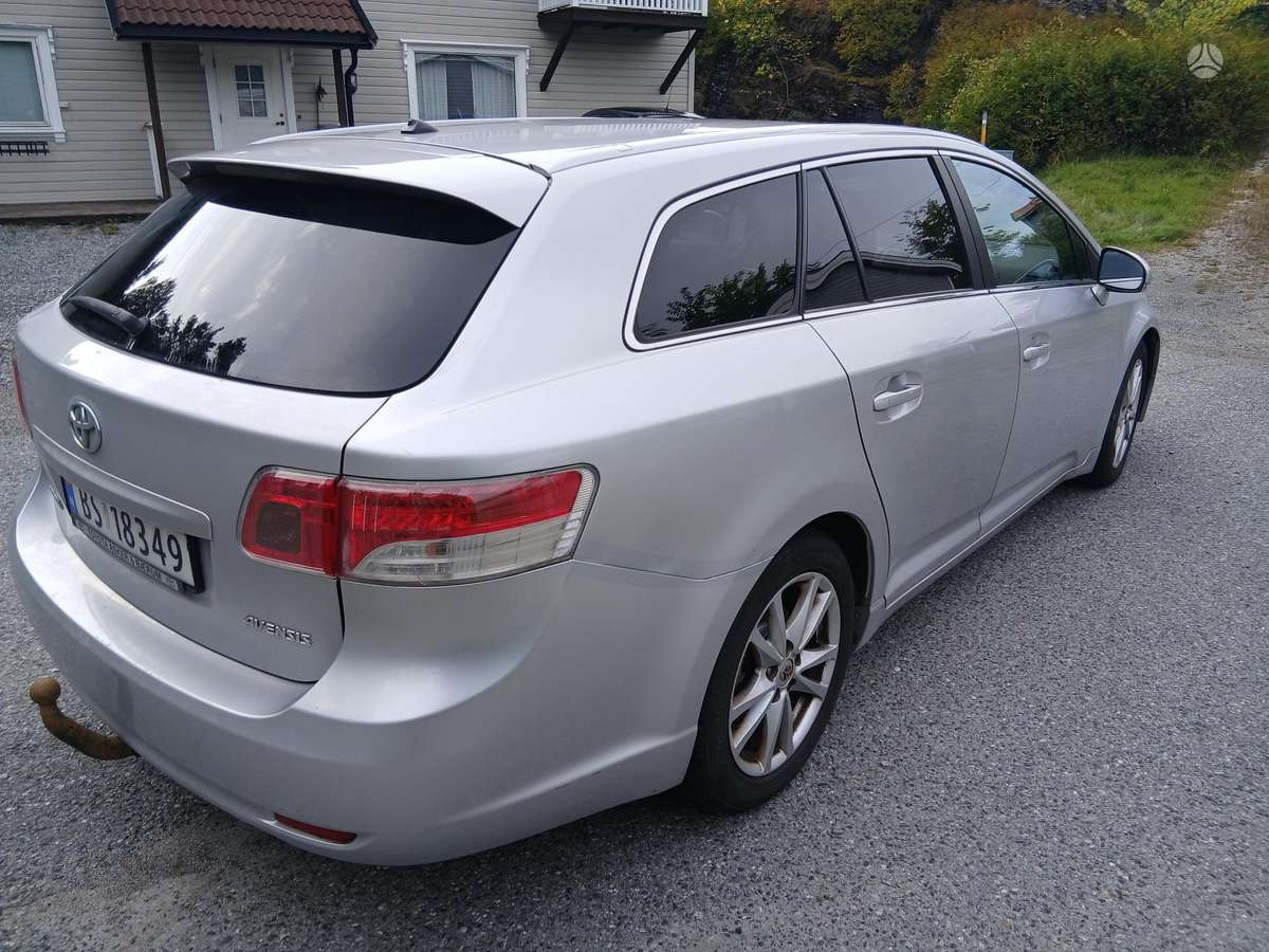 Toyota Avensis 2011 — photo 7