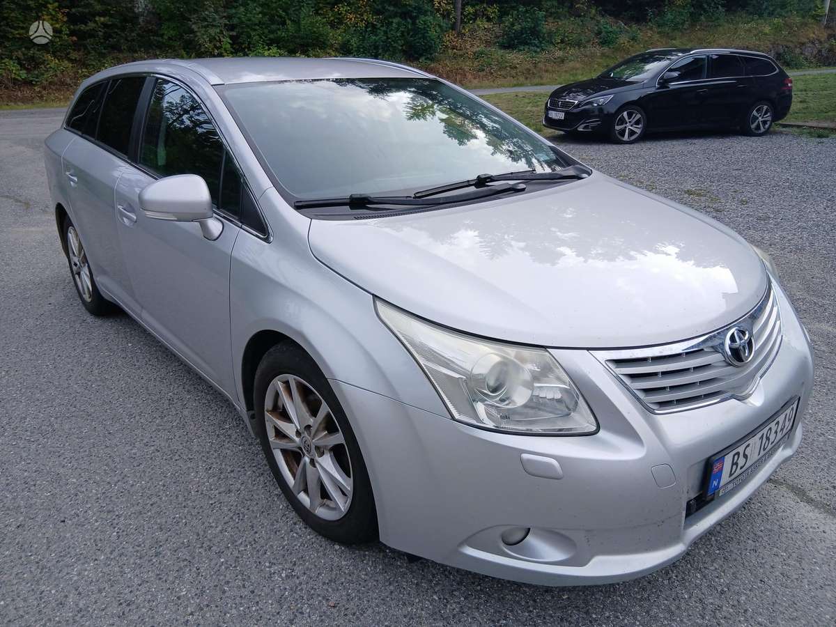 Toyota Avensis 2011 — photo 8