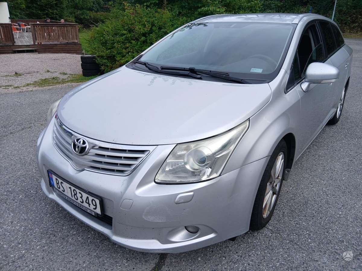Toyota Avensis 2011 — photo 9