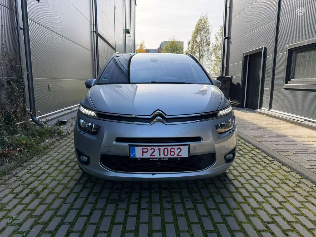 Citroen Grand 2014 — салон