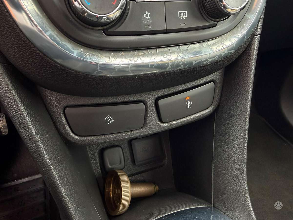 Opel Mokka 2014 — photo 11