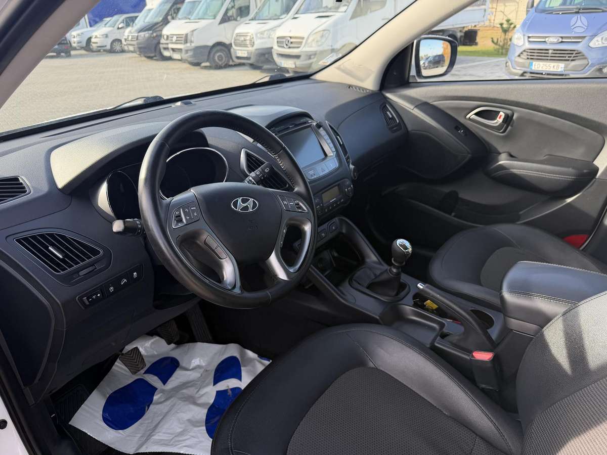 Hyundai ix35 2015 — photo 9