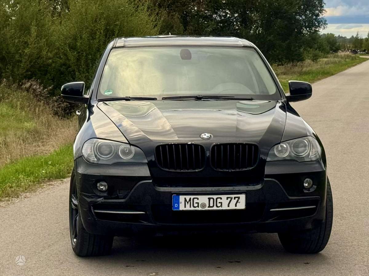 BMW X5 2009 — interior
