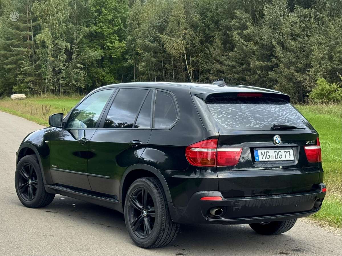 BMW X5 2009 — photo 9