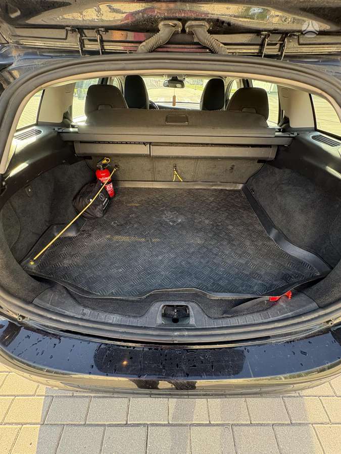 Volvo V60 2012 — photo 11