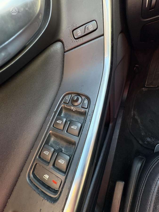 Volvo V60 2012 — photo 14