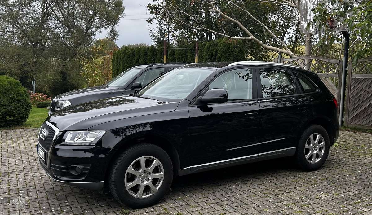 Audi Q5 2009 — interior
