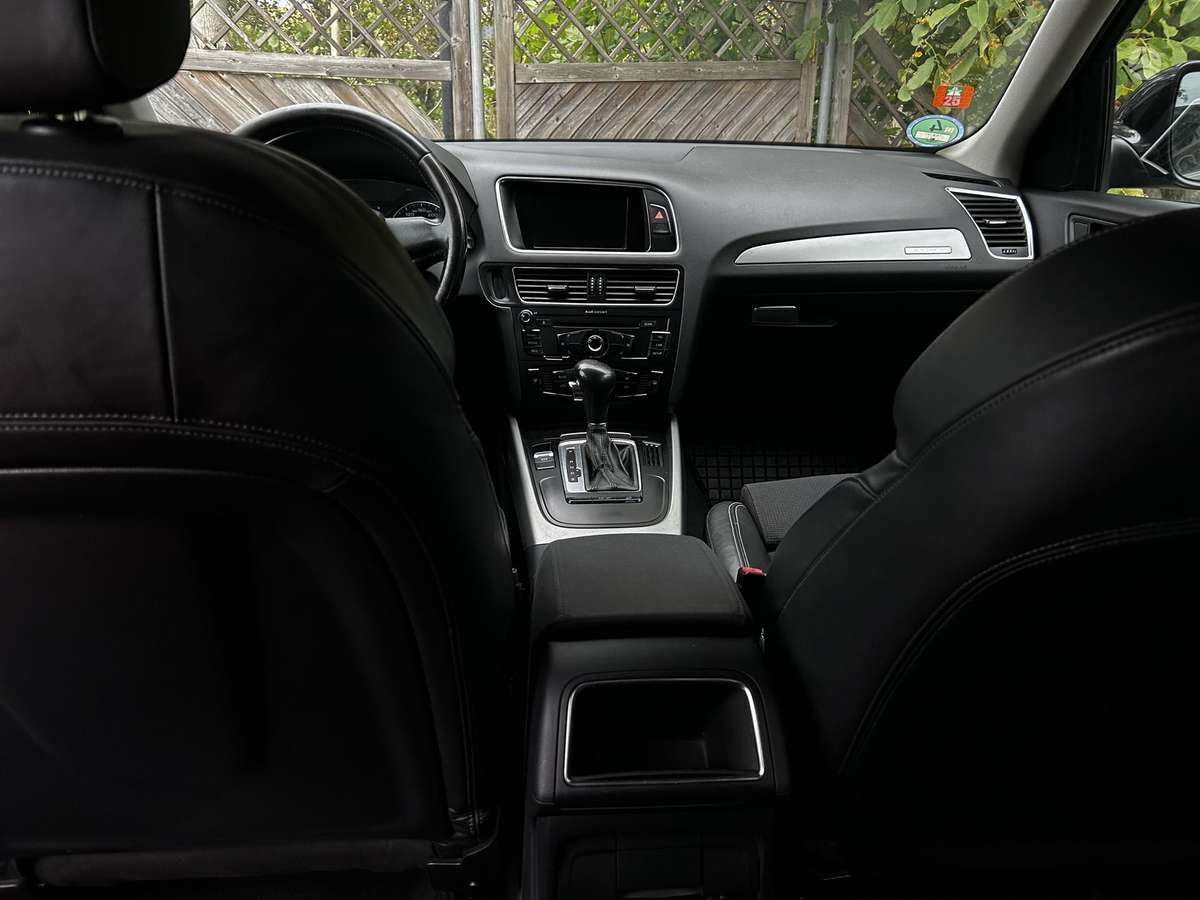 Audi Q5 2009 — photo 9