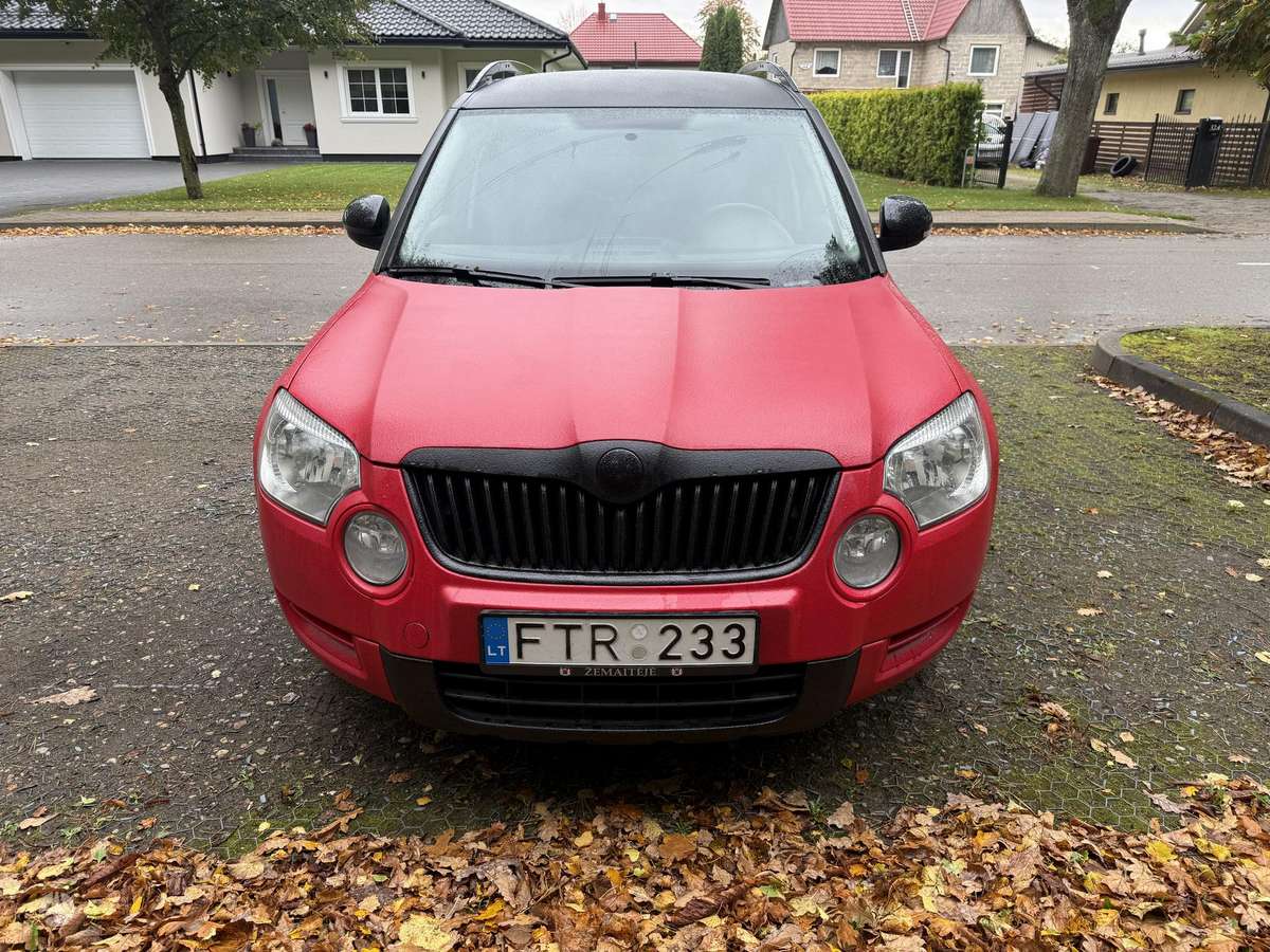 Skoda Yeti 2012 — rear view