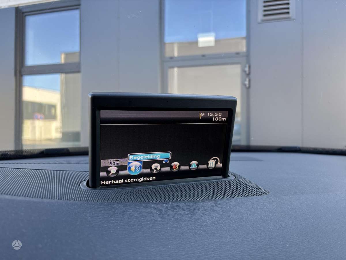 Volvo XC70 2010 — photo 13
