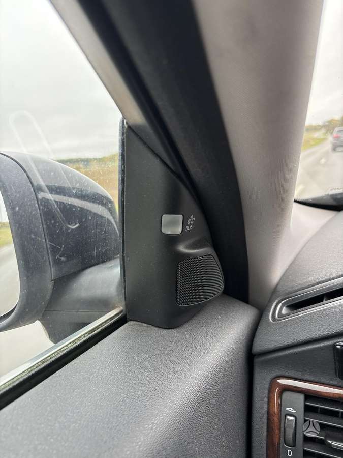 Volvo XC70 2010 — photo 17