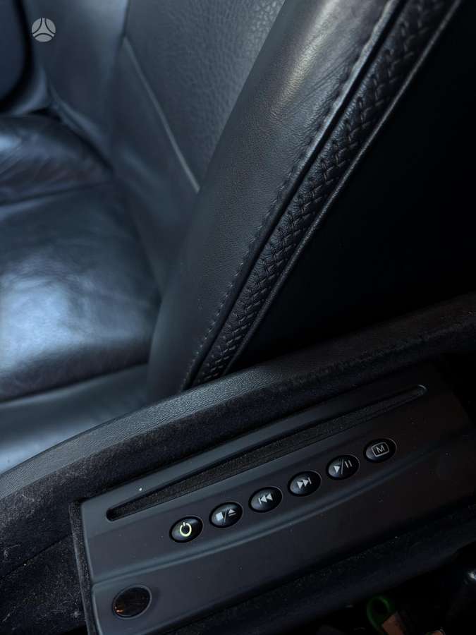 Volvo XC70 2010 — photo 8