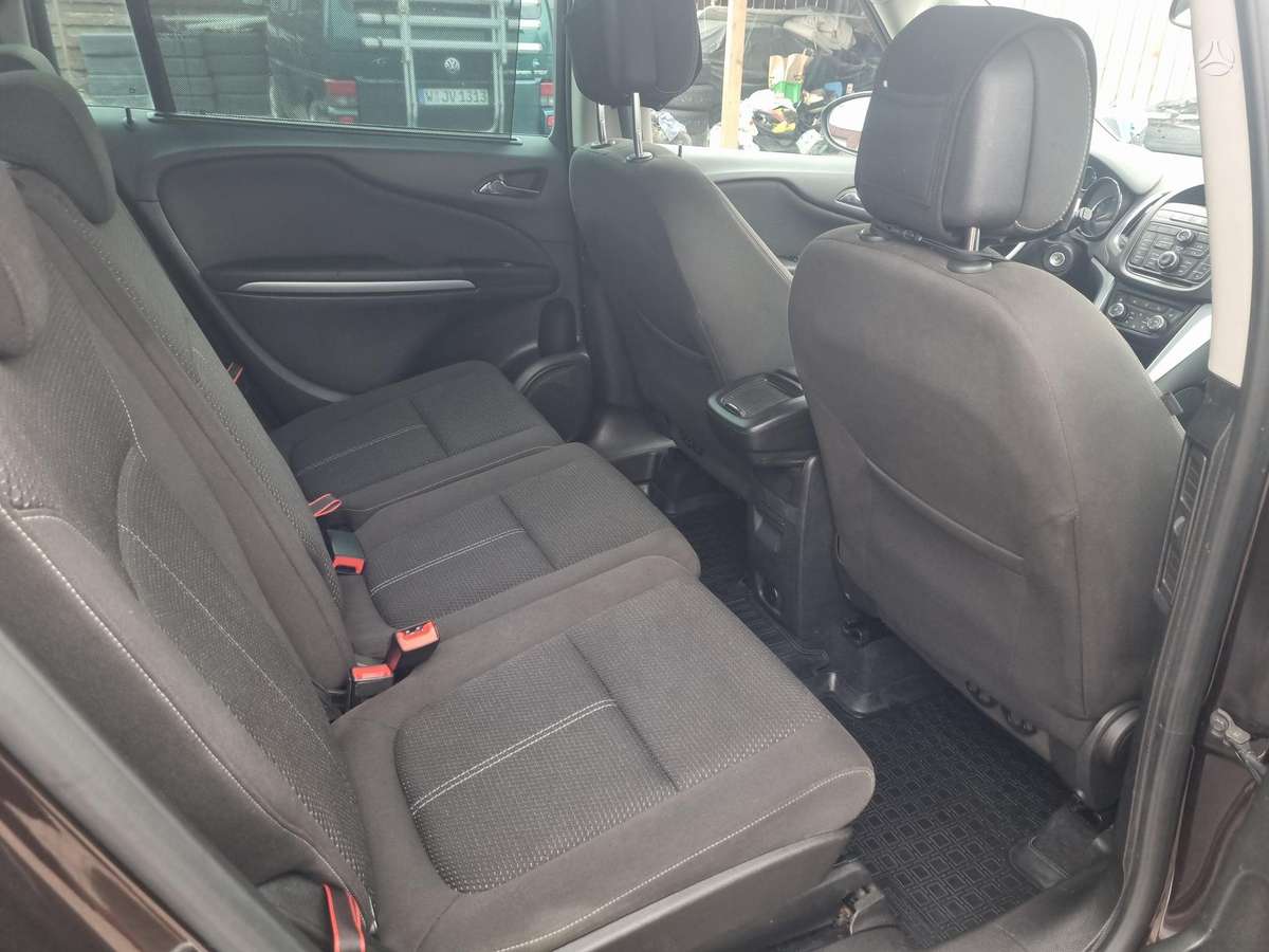 Opel Zafira 2015 — фото 12