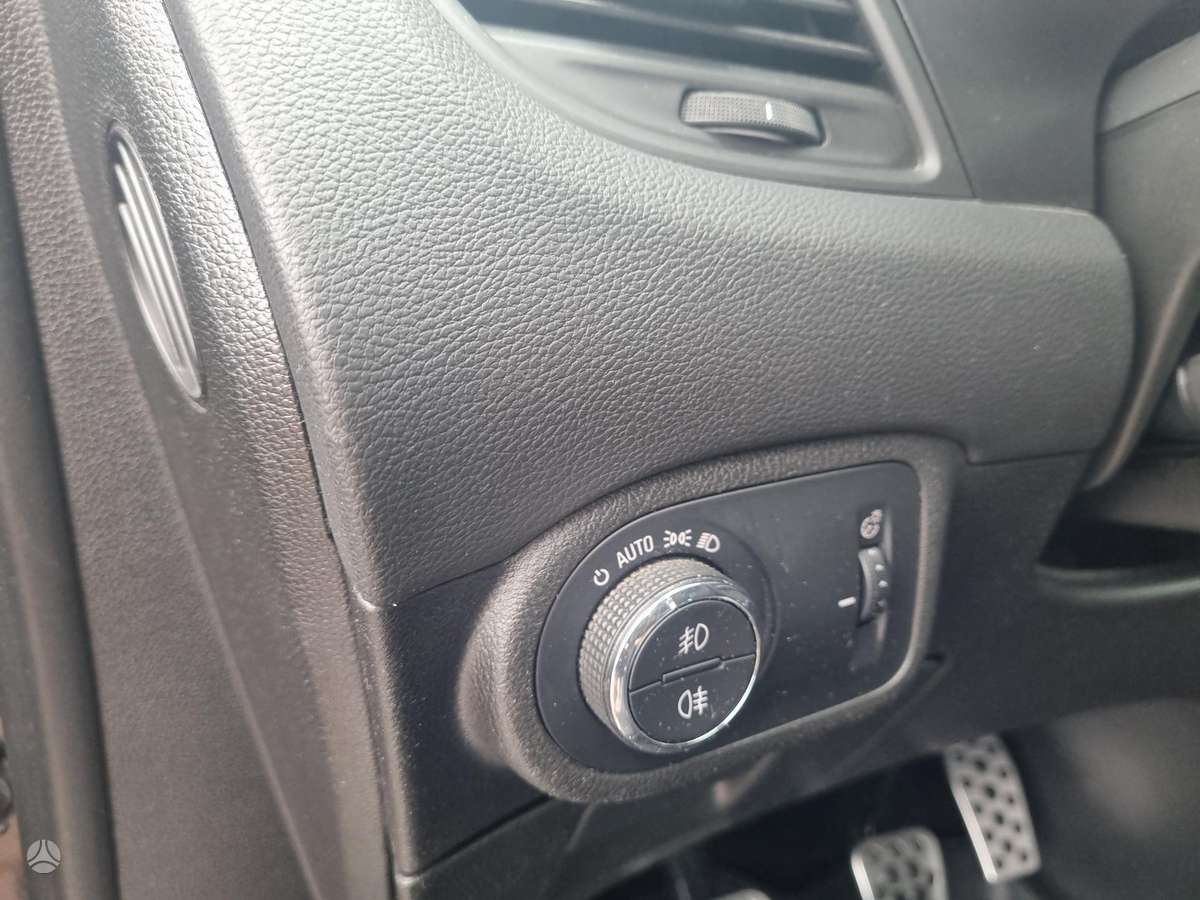 Opel Zafira 2015 — фото 17