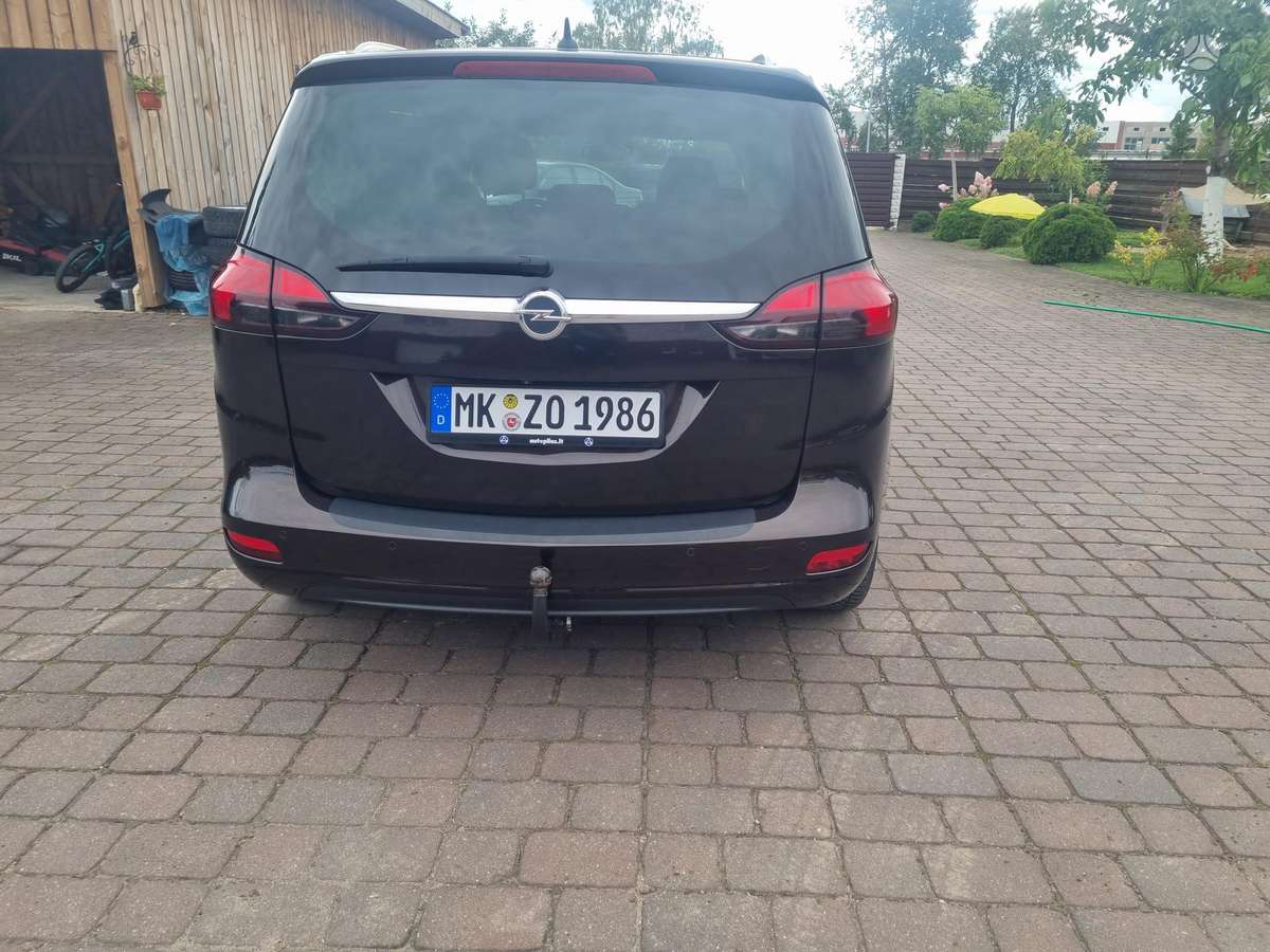Opel Zafira 2015 — фото 5