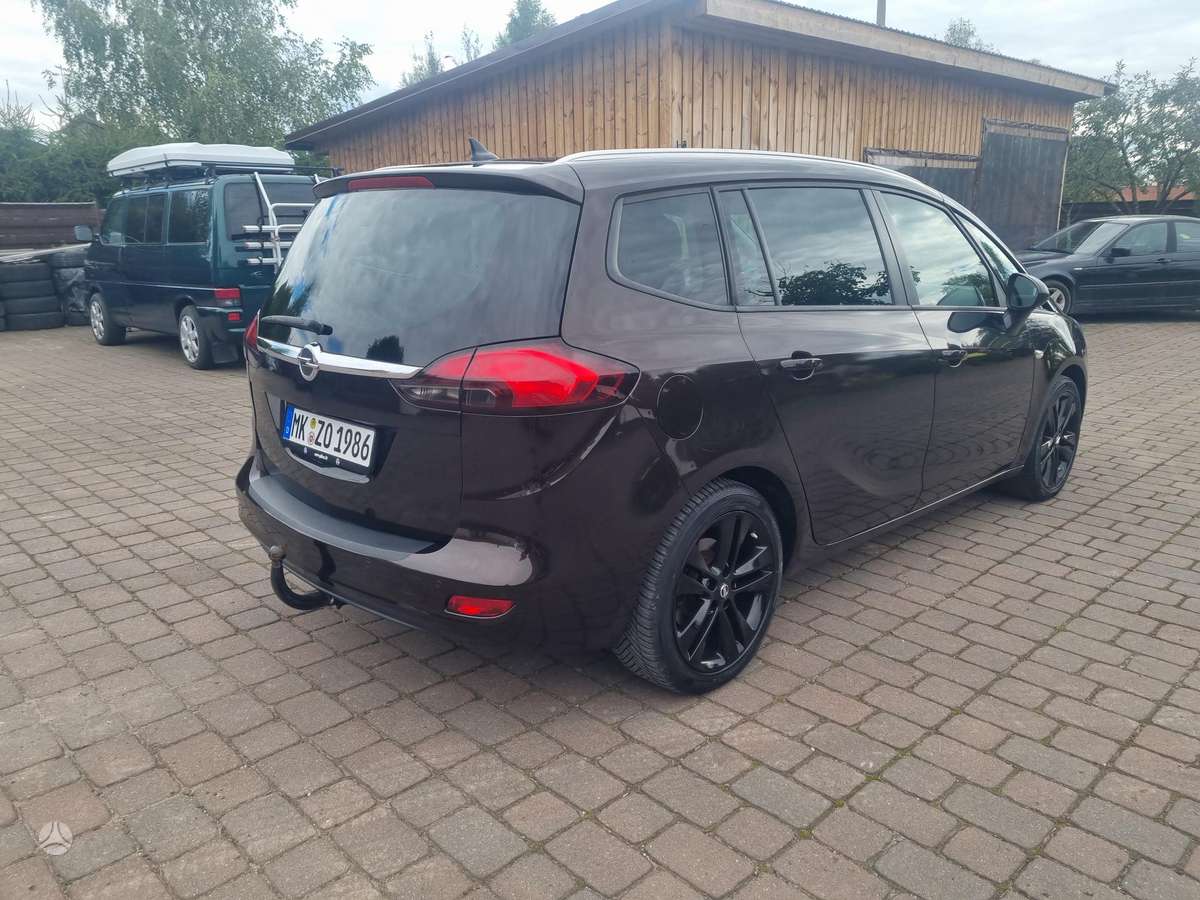 Opel Zafira 2015 — фото 6