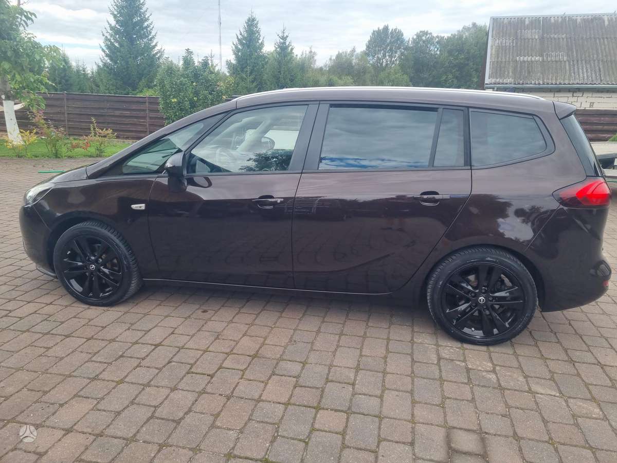 Opel Zafira 2015 — фото 7