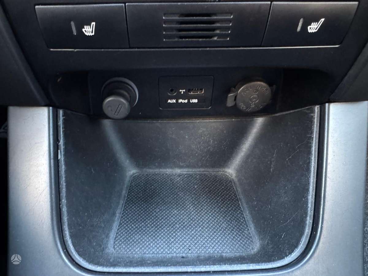 Kia Sorento 2010 — photo 11