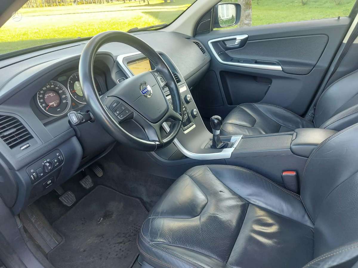 Volvo XC60 2011 — photo 7