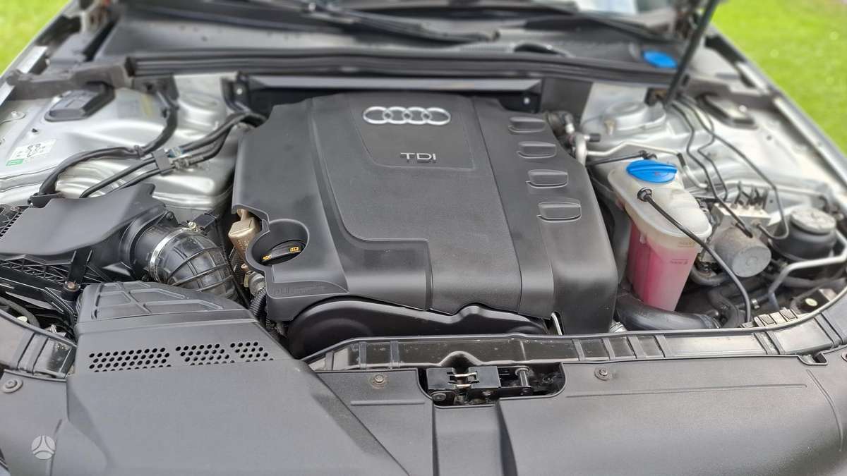 Audi A4 2009 — photo 13