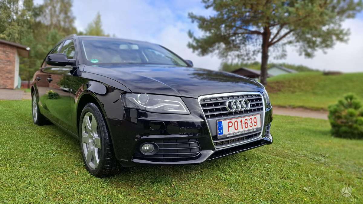 Audi A4 2009 — rear view