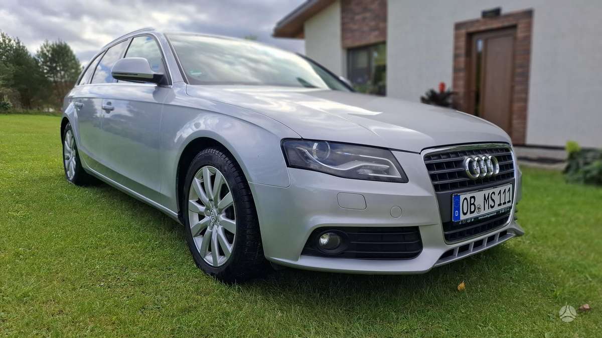 Audi A4 2009 — rear view