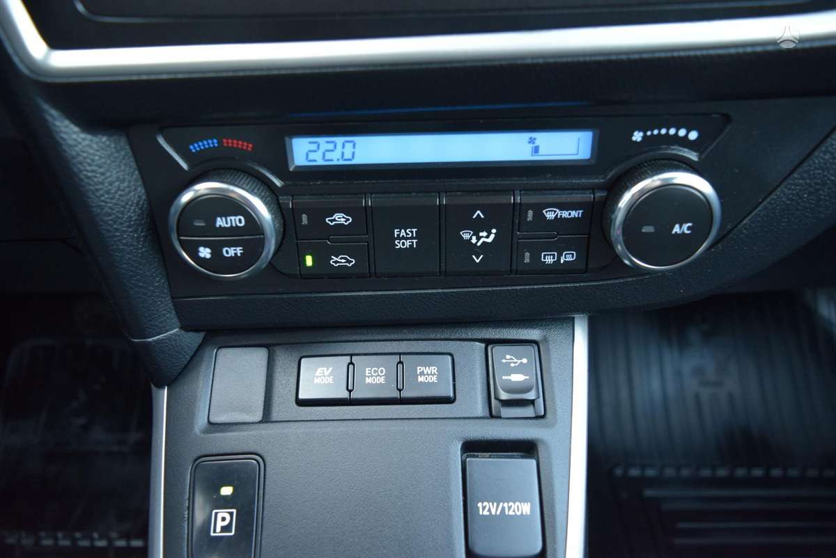 Toyota Auris 2014 — photo 15