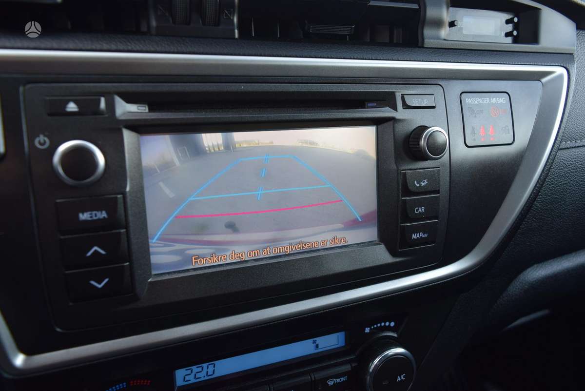 Toyota Auris 2014 — photo 16