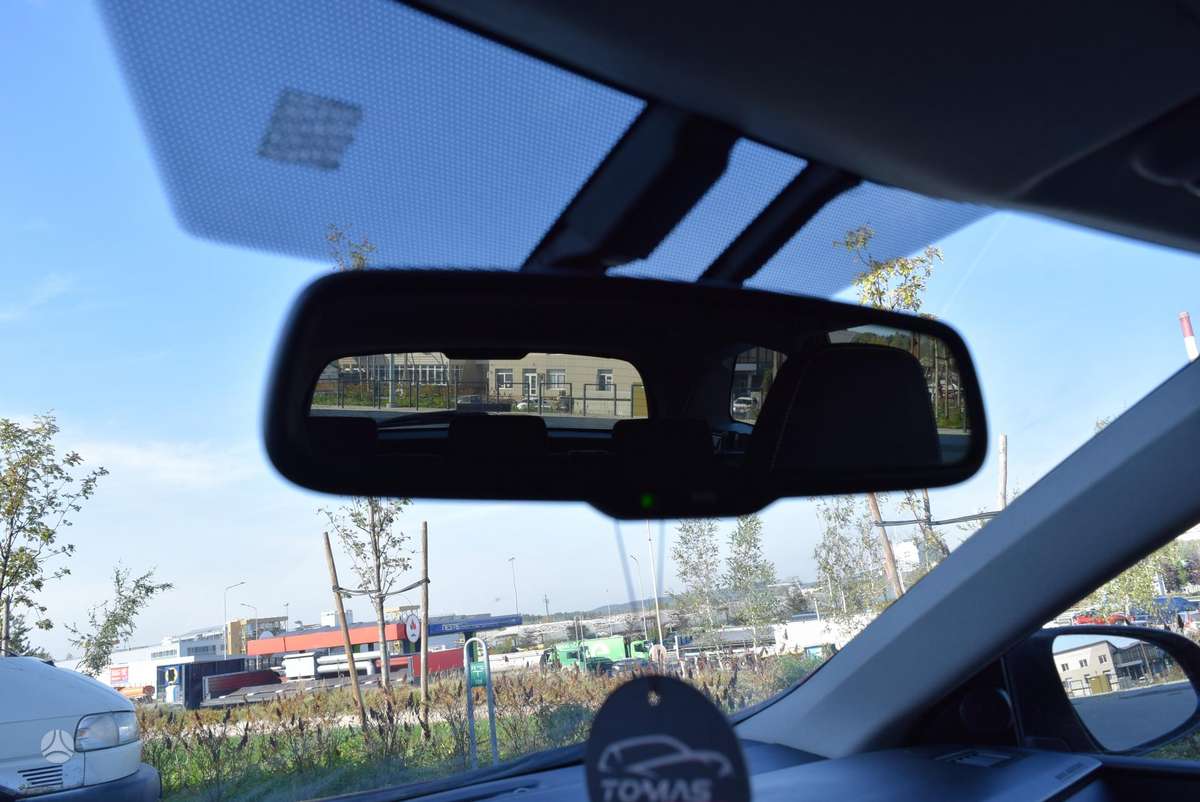 Toyota Auris 2014 — photo 17