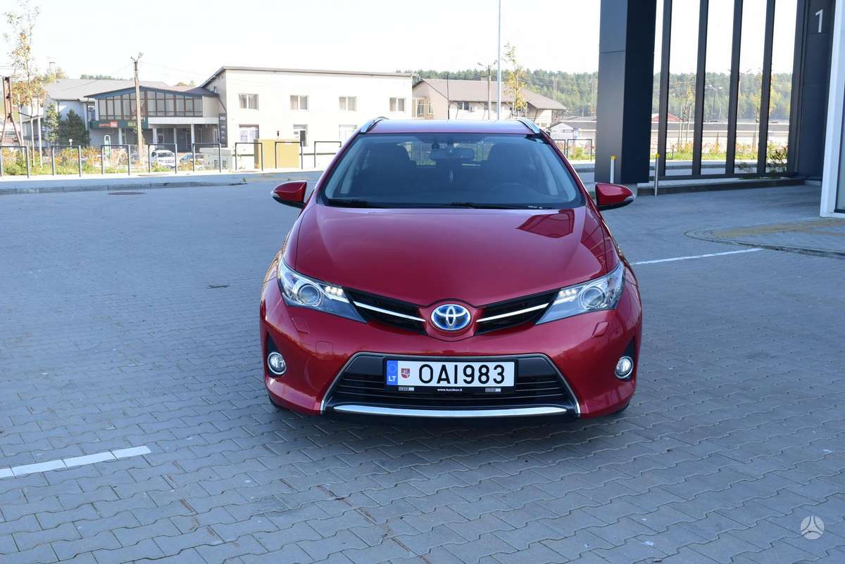 Toyota Auris 2014 — rear view