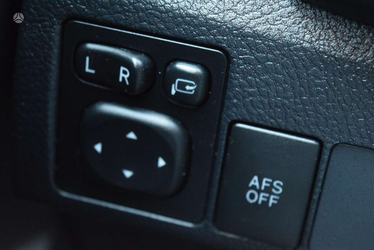Toyota Auris 2014 — photo 21