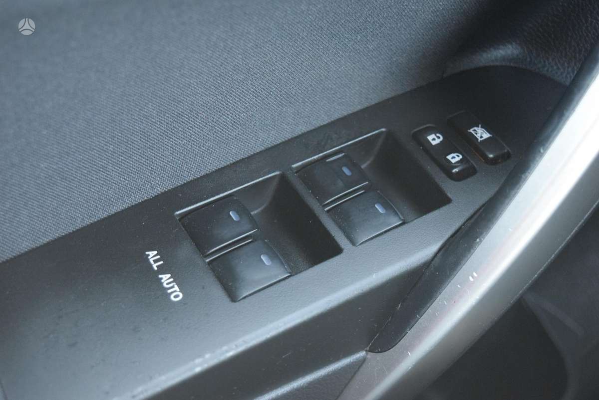 Toyota Auris 2014 — photo 22