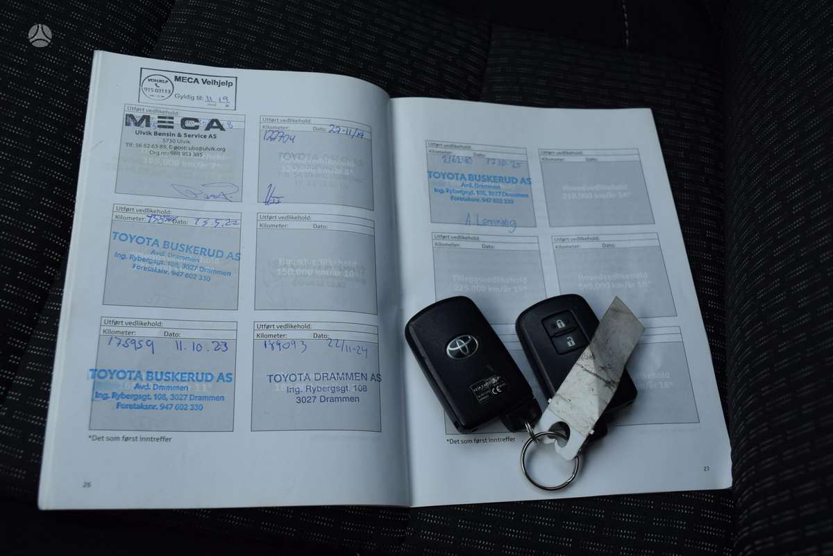 Toyota Auris 2014 — photo 23