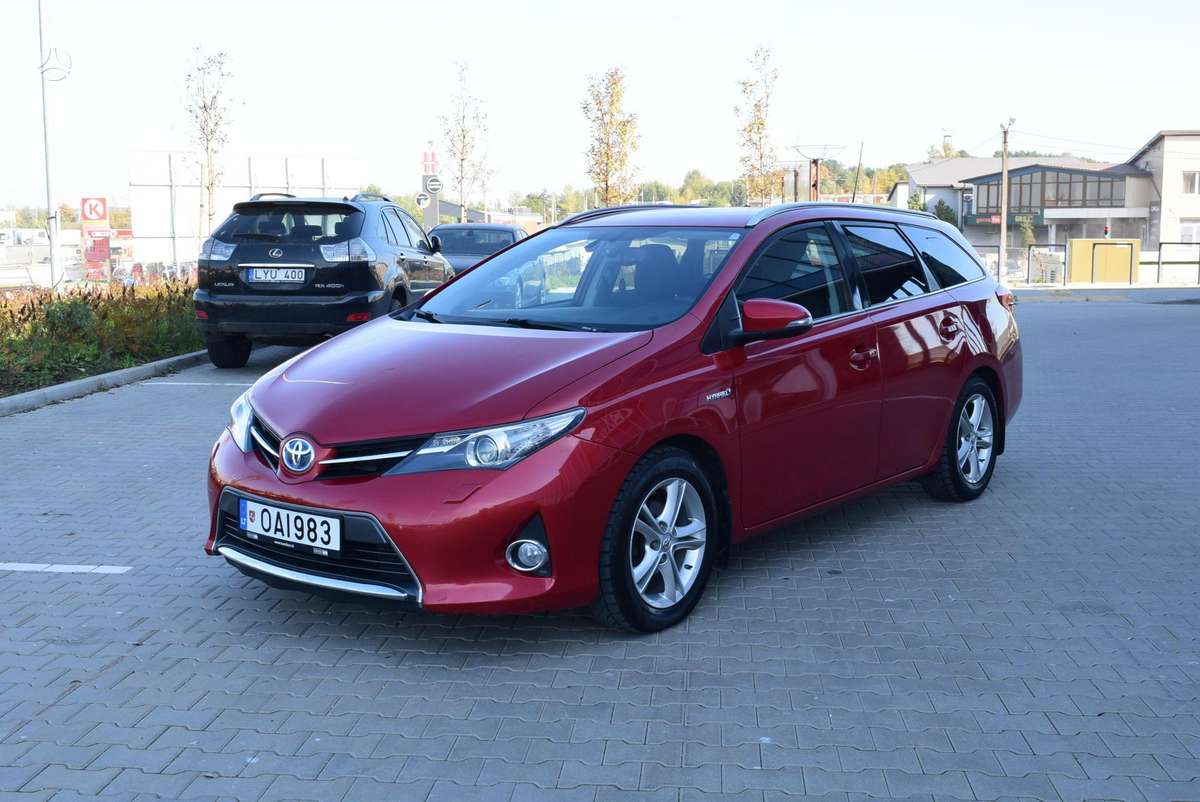 Toyota Auris 2014 — interior