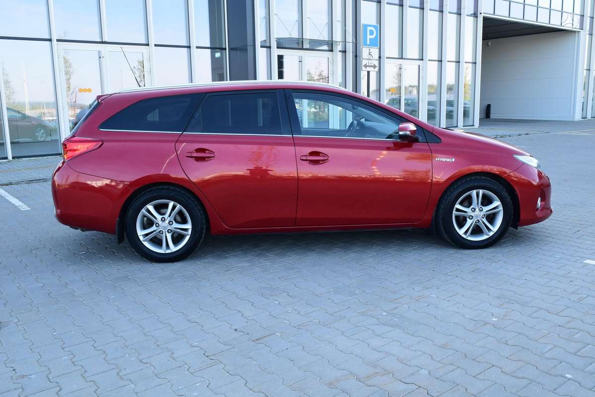 Toyota Auris 2014 — photo 8