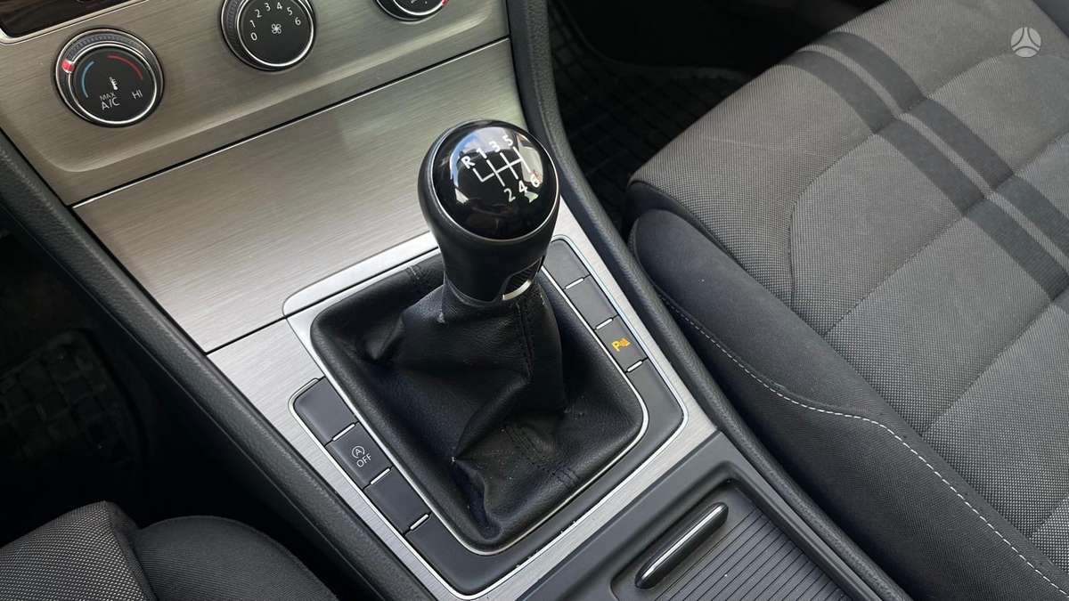 Volkswagen Golf 2015 — photo 26
