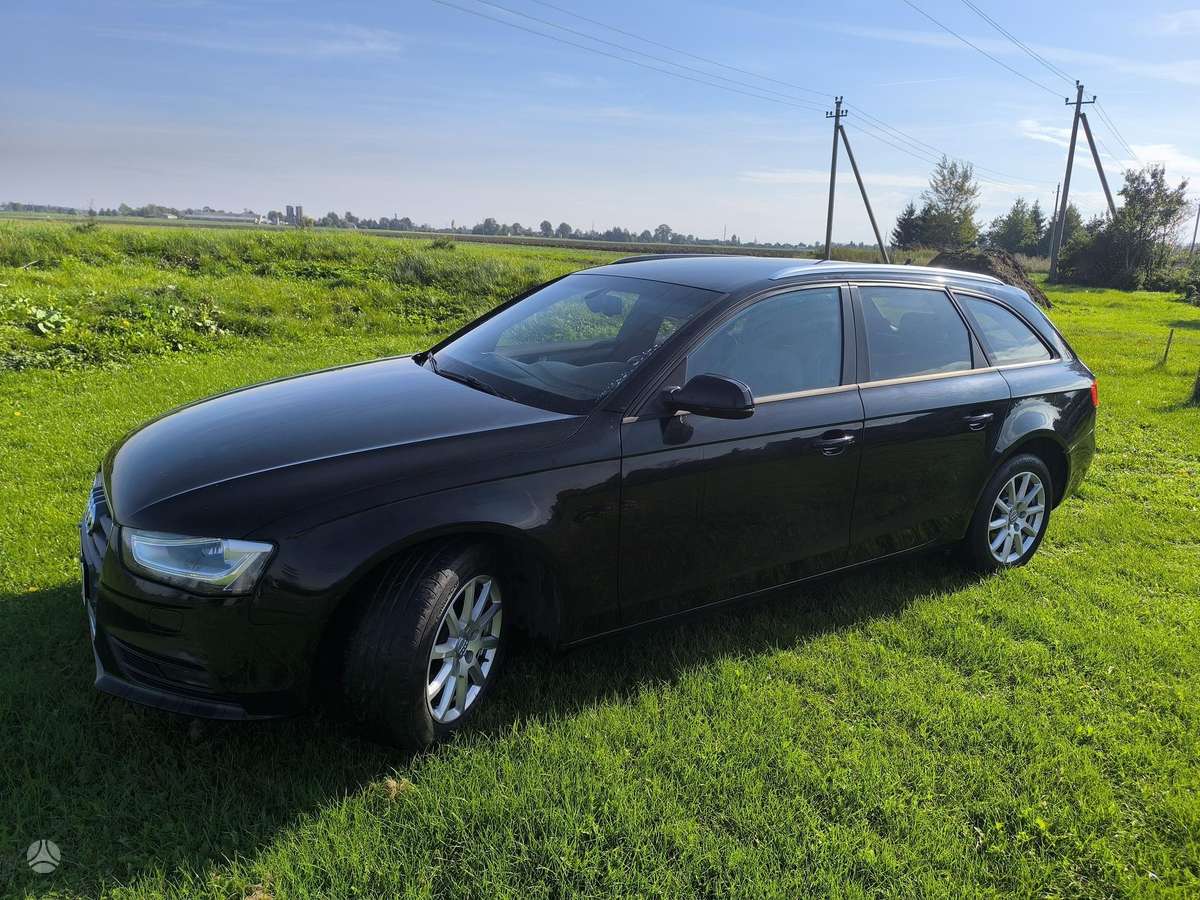 Audi A4 2013 — салон