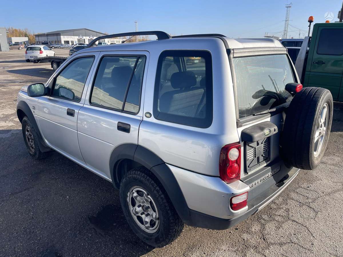 Land Rover 2005 — салон