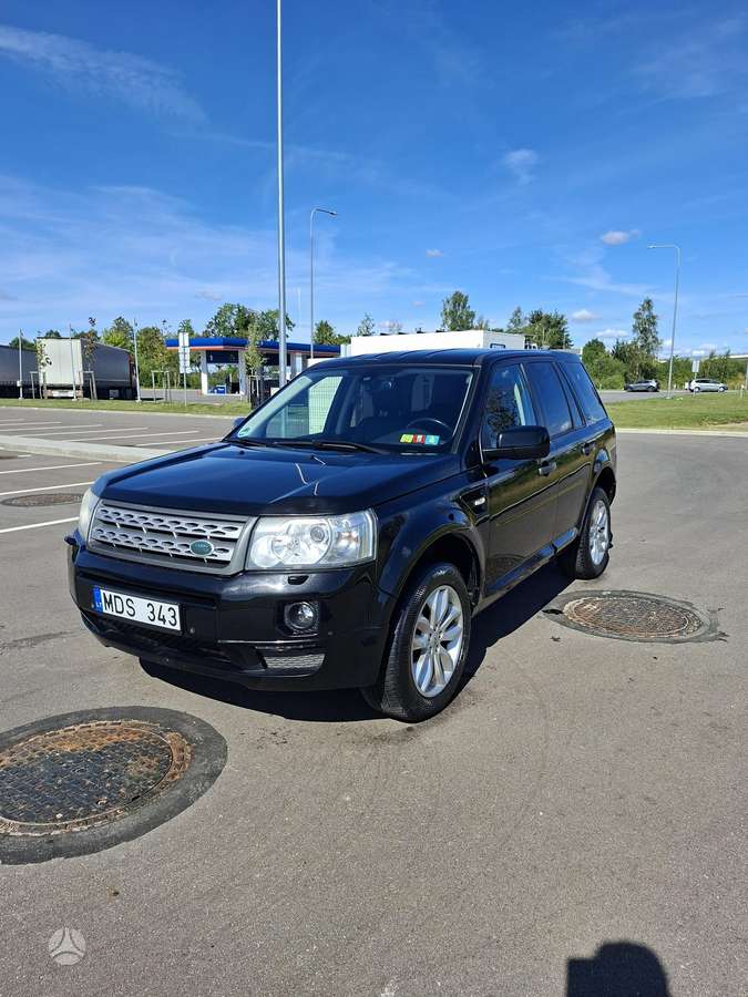 Land Rover 2011 — interior