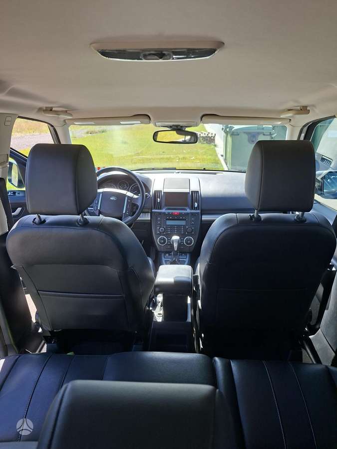 Land Rover 2011 — engine 2179 cm³, 190 HP (140kW)