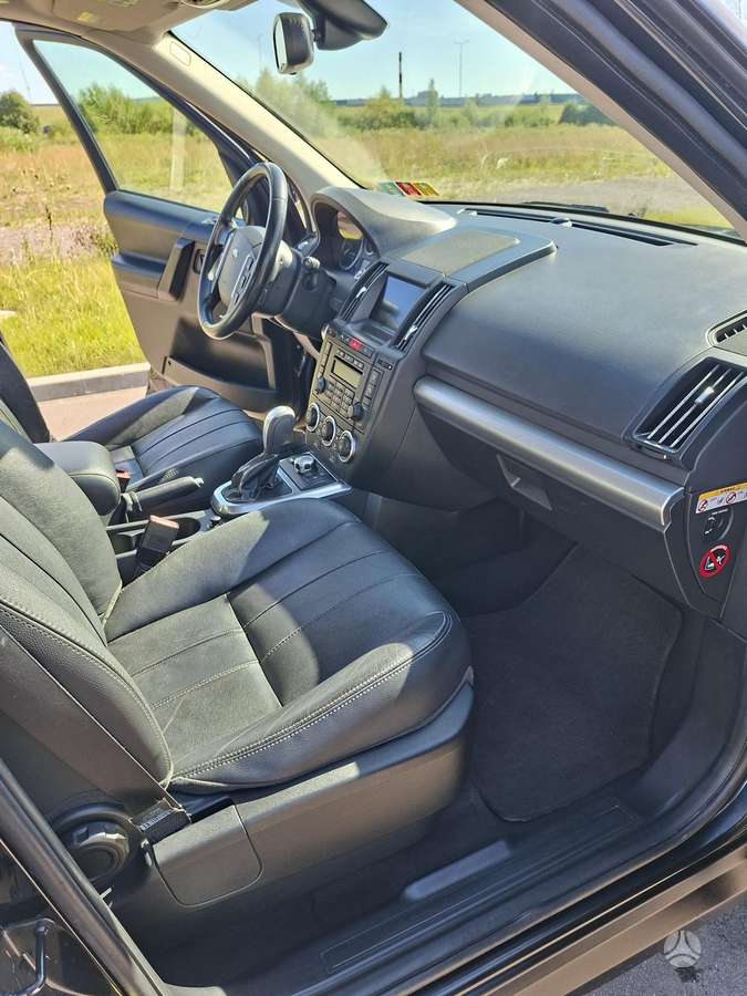 Land Rover 2011 — photo 6