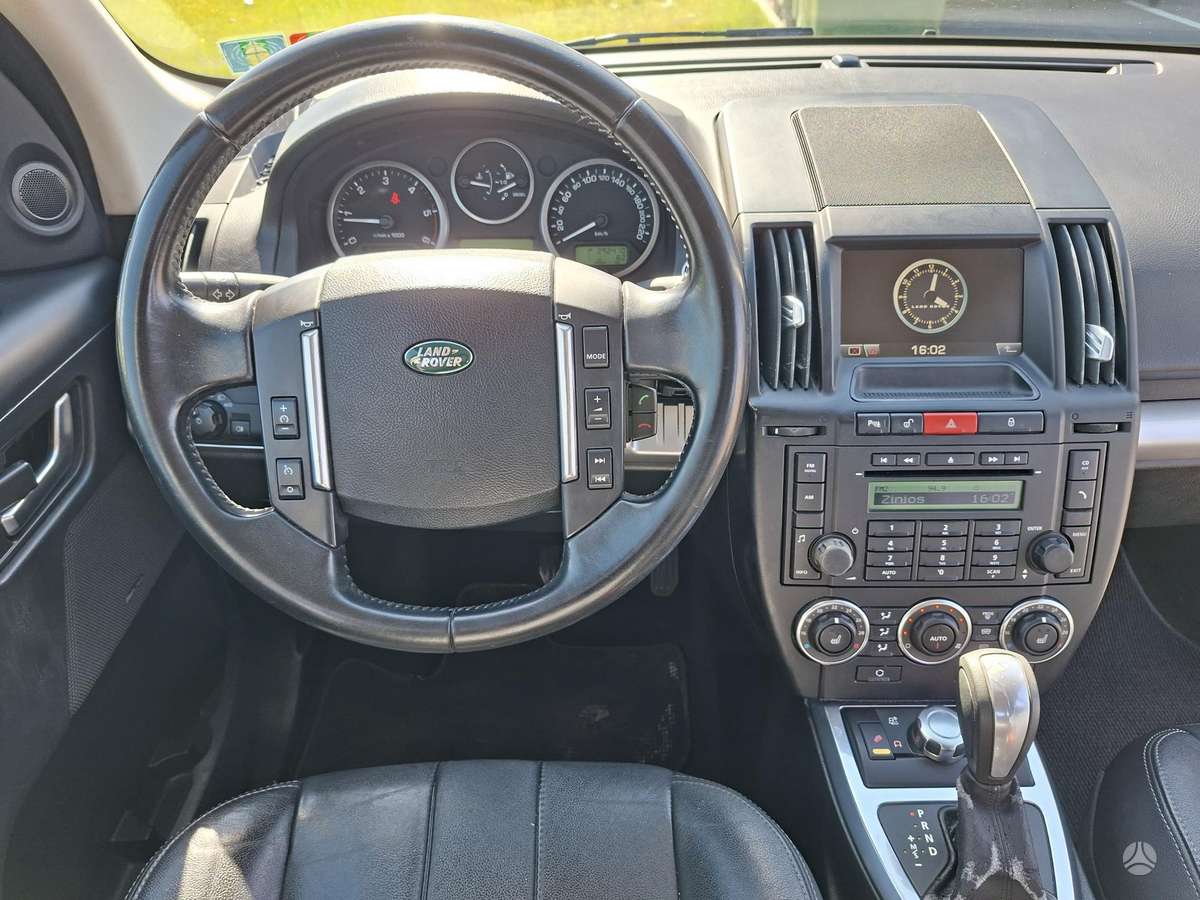 Land Rover 2011 — photo 8
