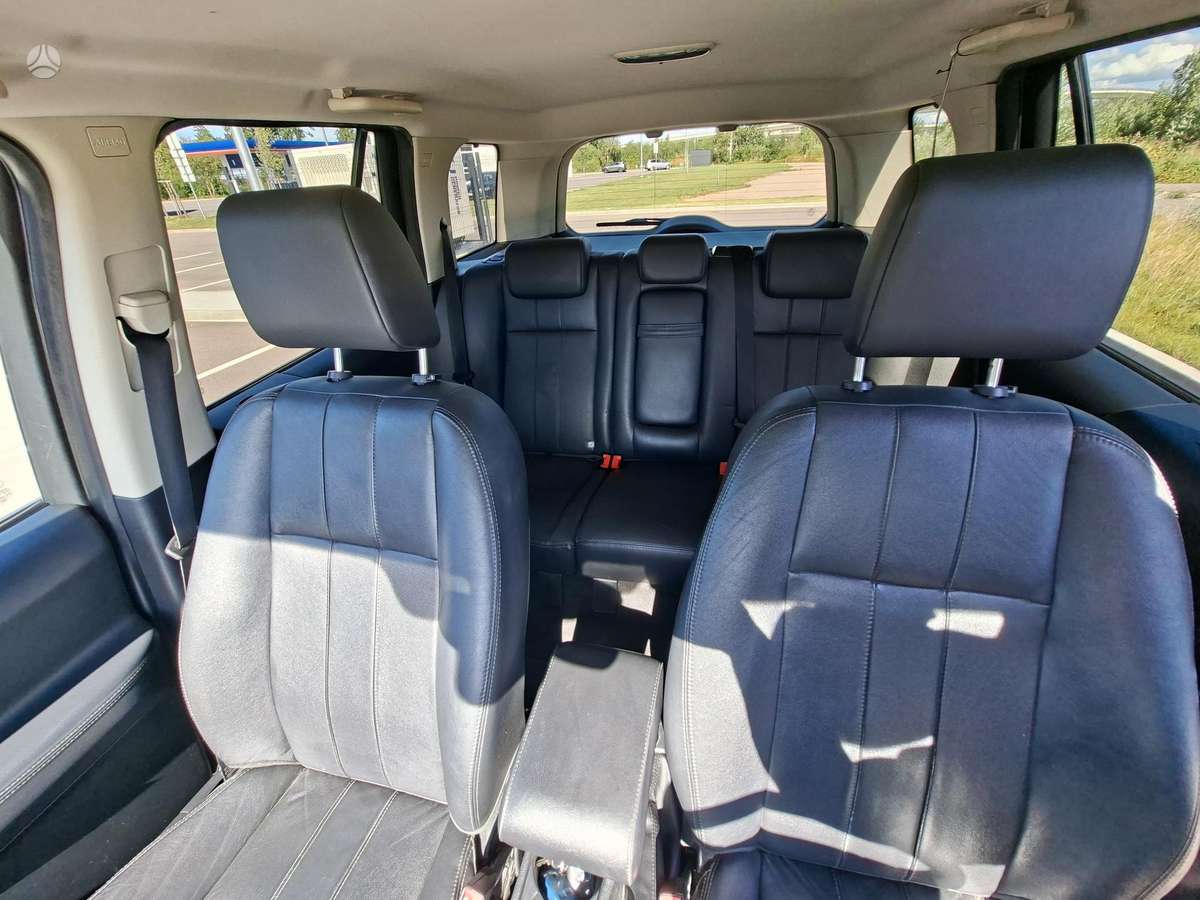Land Rover 2011 — photo 9
