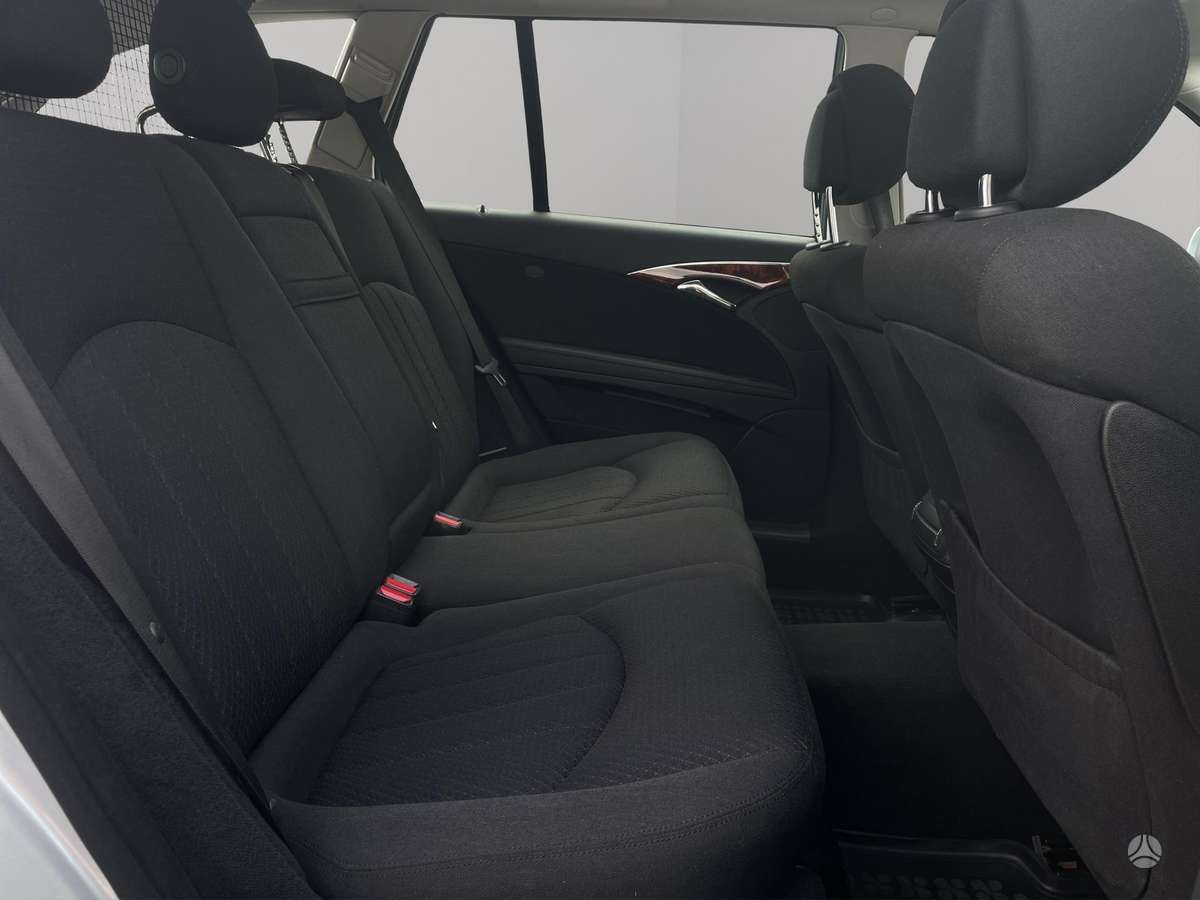 Mercedes-Benz E220 2008 — photo 10