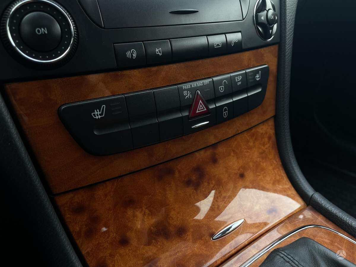 Mercedes-Benz E220 2008 — photo 19
