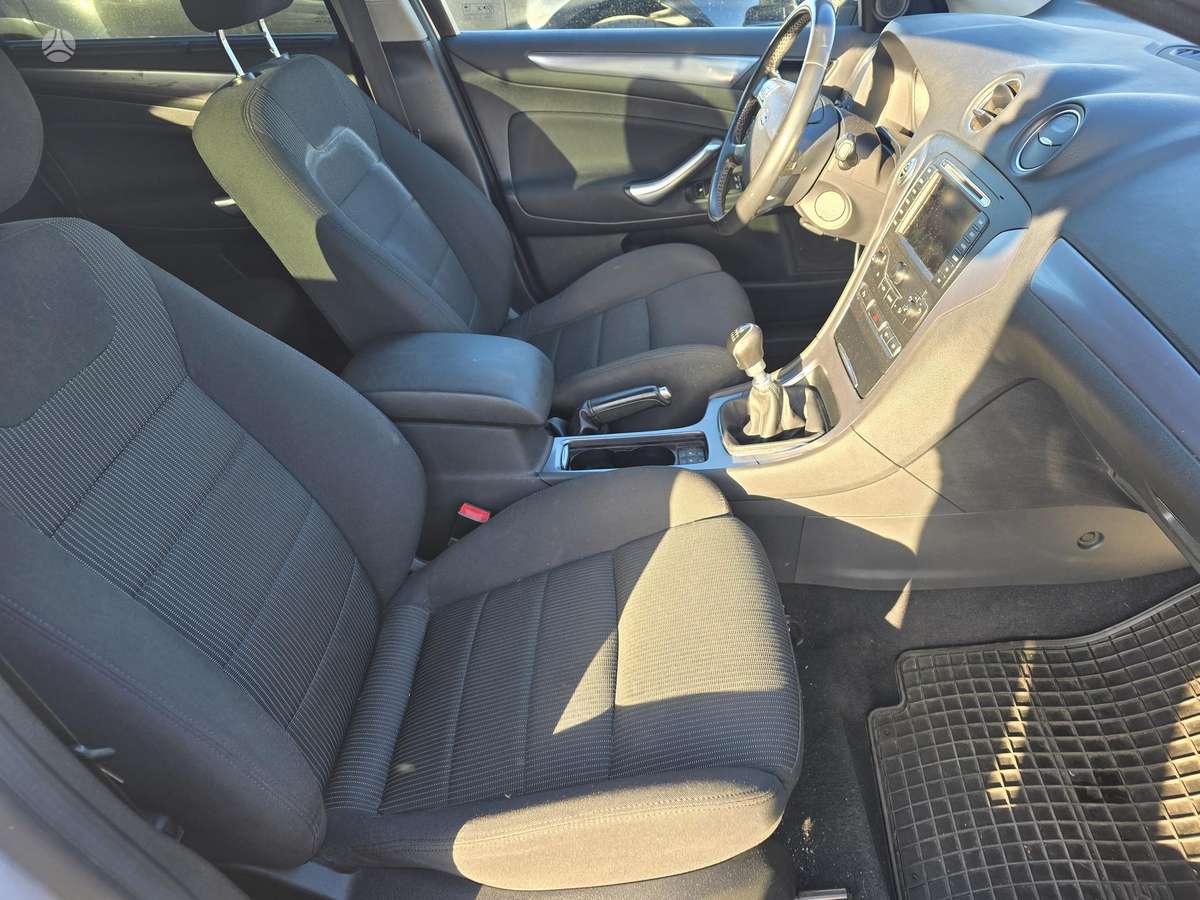 Ford Mondeo 2011 — photo 10