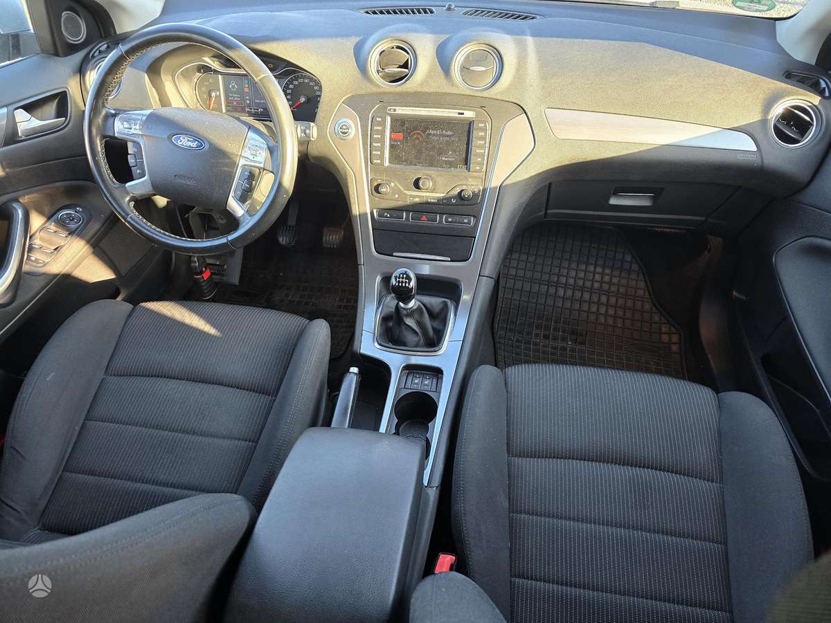 Ford Mondeo 2011 — photo 11